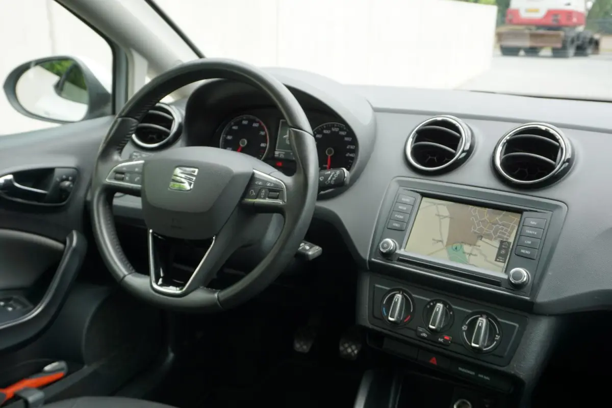 1.0 EcoTSI Style Connect Sport|Navi|Nette auto
