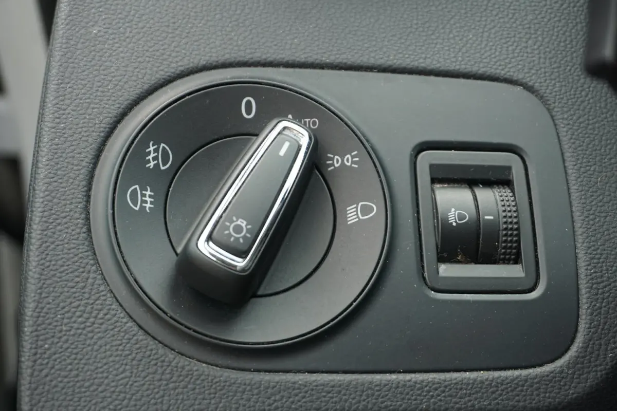 1.0 EcoTSI Style Connect Sport|Navi|Nette auto