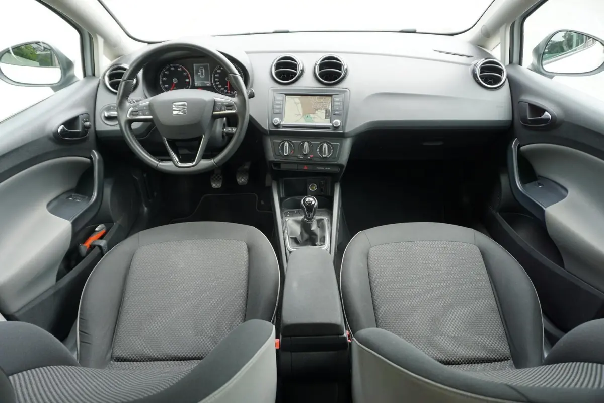 1.0 EcoTSI Style Connect Sport|Navi|Nette auto