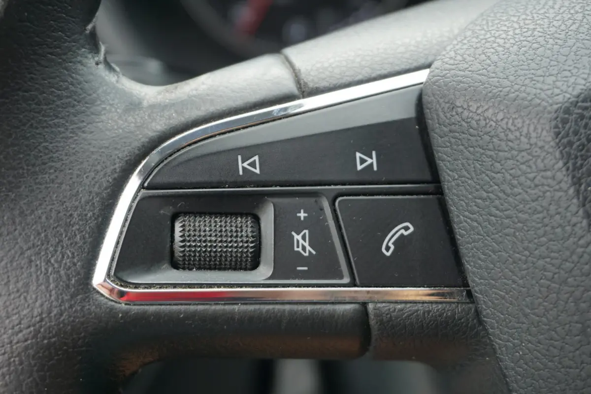1.0 EcoTSI Style Connect Sport|Navi|Nette auto