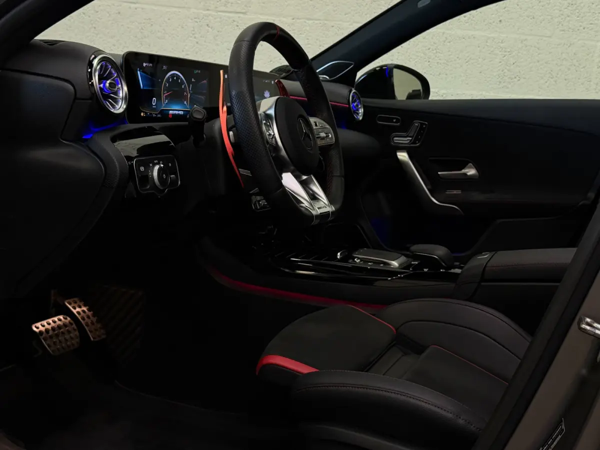 AMG 35 4MATIC Premium Plus / Pano / Burmester / Carplay / Memory / Camera / MultiBeam / Head-Up / Kuipstoel