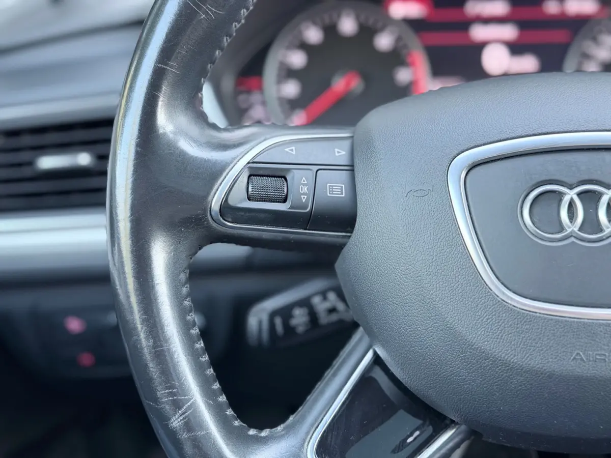 1.8 TFSI ultra Premium Edition Dak/BOSE/HuD
