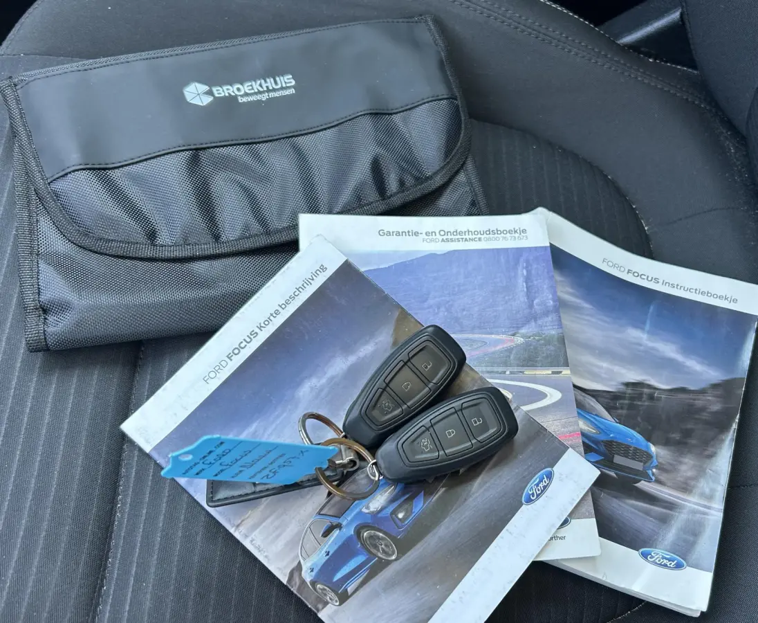 1.0 EcoBoost Titanium Business 125PK | PANO | 2e Eigenaar | NL AUTO | Onderhoudshistorie | NAP | Elektrische Achterklep | Parkeersensoren | Winter Pack | Stoel Stuur en Voorruitverwarming | 