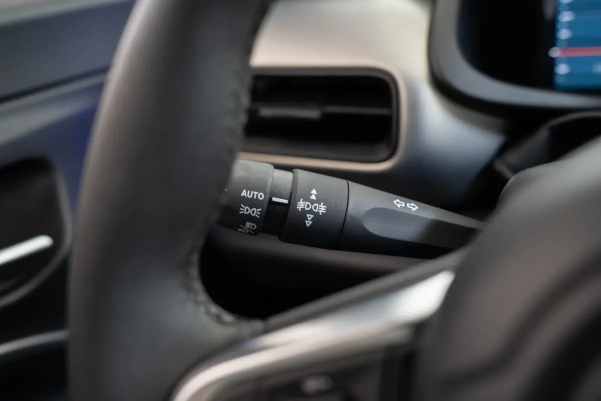 Summit 54 kWh | Camera | Climate Controle | Apple Carplay & Android Auto | Keyless | Parkeersensoren |