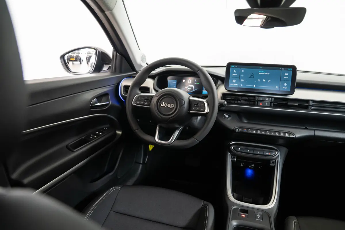 Summit 54 kWh | Camera | Climate Controle | Apple Carplay & Android Auto | Keyless | Parkeersensoren |