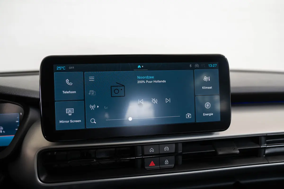 Summit 54 kWh | Camera | Climate Controle | Apple Carplay & Android Auto | Keyless | Parkeersensoren |