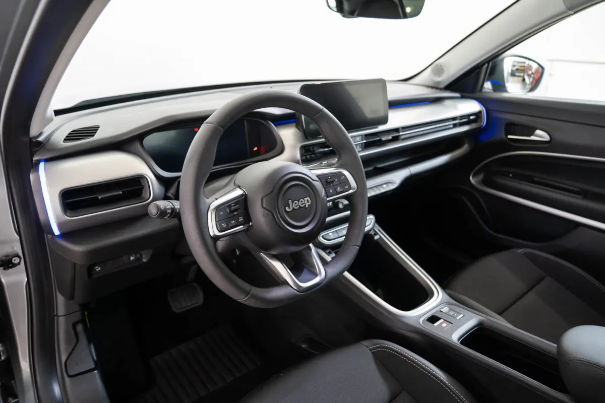 Summit 54 kWh | Camera | Climate Controle | Apple Carplay & Android Auto | Keyless | Parkeersensoren |