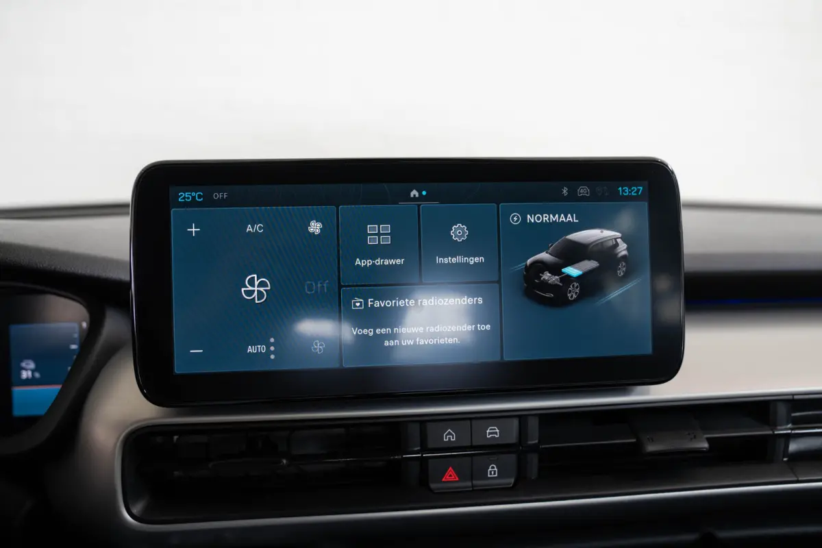 Summit 54 kWh | Camera | Climate Controle | Apple Carplay & Android Auto | Keyless | Parkeersensoren |