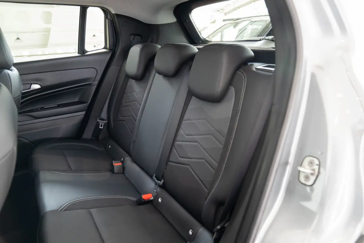 Summit 54 kWh | Camera | Climate Controle | Apple Carplay & Android Auto | Keyless | Parkeersensoren |