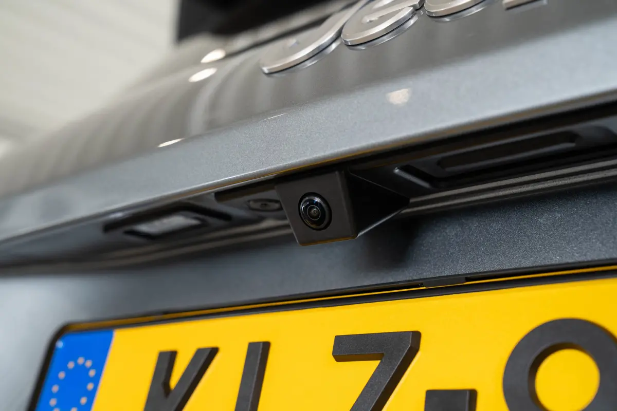 Summit 54 kWh | Camera | Climate Controle | Apple Carplay & Android Auto | Keyless | Parkeersensoren |