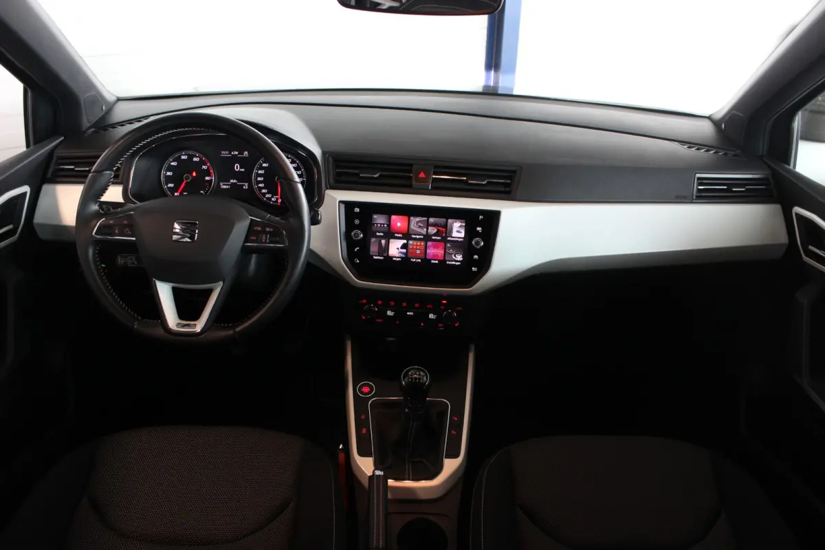 1.0 TSI Xcellence Launch Edition Full LED | Adapt. Cruise | Carplay | Camera | Navi | Bluetooth | Keyless | Beats | 17" LMV | PDC V+A