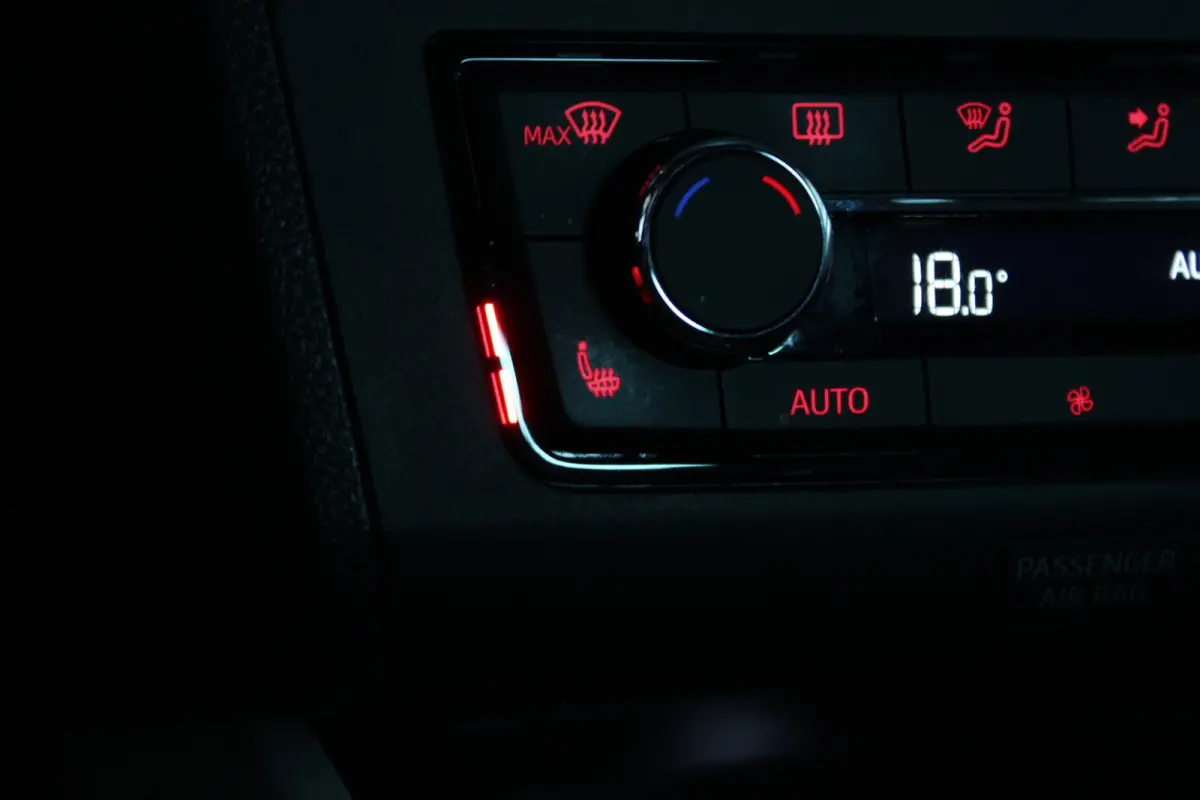 1.0 TSI Xcellence Launch Edition Full LED | Adapt. Cruise | Carplay | Camera | Navi | Bluetooth | Keyless | Beats | 17" LMV | PDC V+A