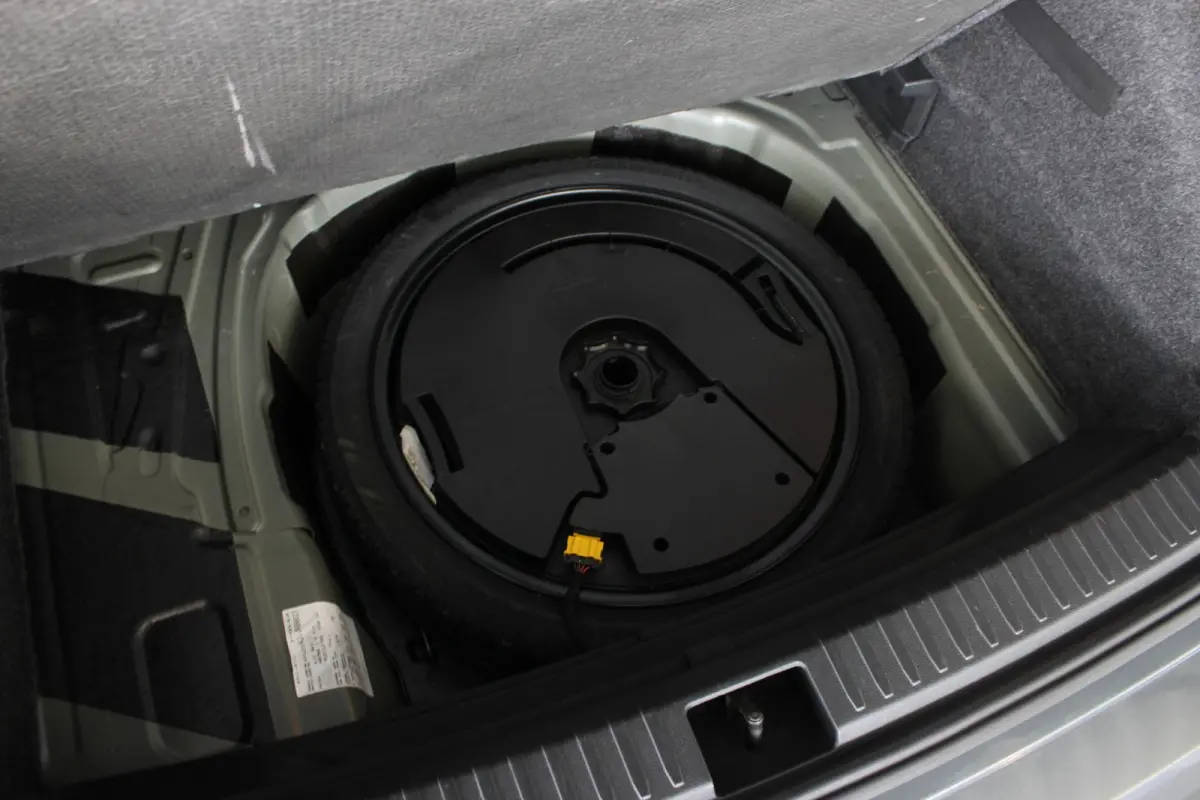 1.0 TSI Xcellence Launch Edition Full LED | Adapt. Cruise | Carplay | Camera | Navi | Bluetooth | Keyless | Beats | 17" LMV | PDC V+A