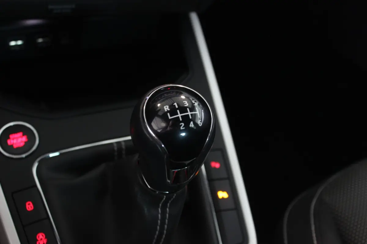 1.0 TSI Xcellence Launch Edition Full LED | Adapt. Cruise | Carplay | Camera | Navi | Bluetooth | Keyless | Beats | 17" LMV | PDC V+A