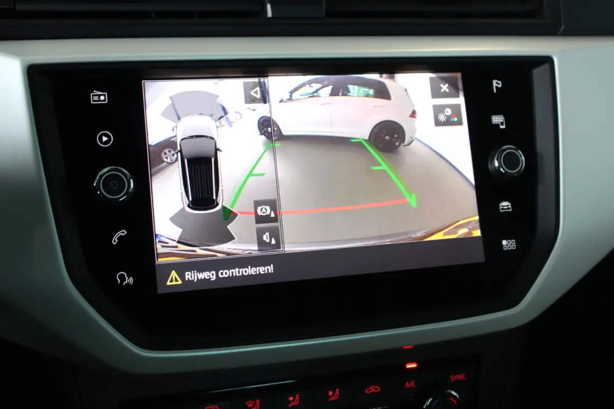 1.0 TSI Xcellence Launch Edition Full LED | Adapt. Cruise | Carplay | Camera | Navi | Bluetooth | Keyless | Beats | 17" LMV | PDC V+A
