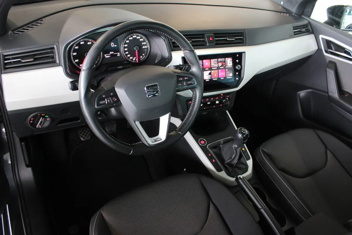 1.0 TSI Xcellence Launch Edition Full LED | Adapt. Cruise | Carplay | Camera | Navi | Bluetooth | Keyless | Beats | 17" LMV | PDC V+A