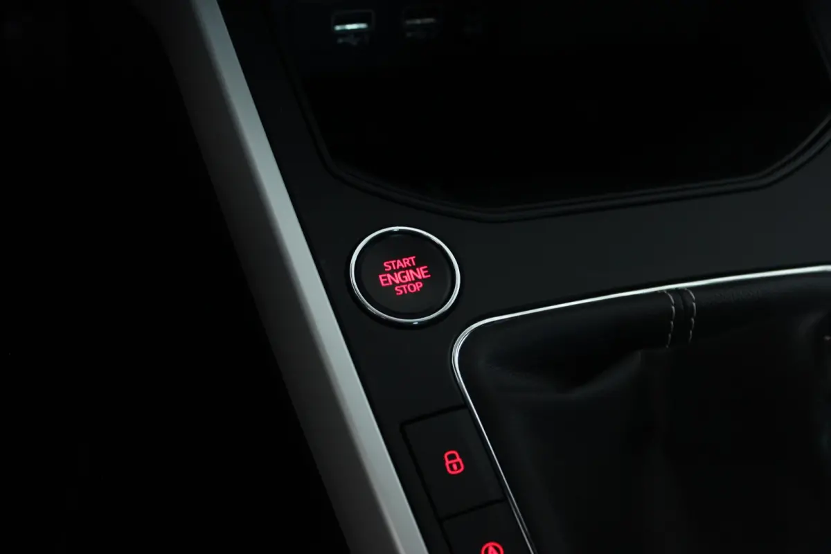 1.0 TSI Xcellence Launch Edition Full LED | Adapt. Cruise | Carplay | Camera | Navi | Bluetooth | Keyless | Beats | 17" LMV | PDC V+A