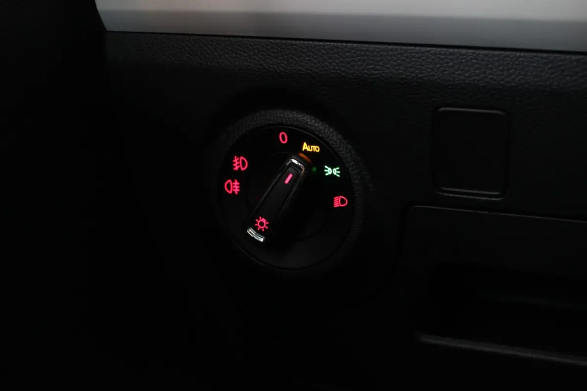 1.0 TSI Xcellence Launch Edition Full LED | Adapt. Cruise | Carplay | Camera | Navi | Bluetooth | Keyless | Beats | 17" LMV | PDC V+A