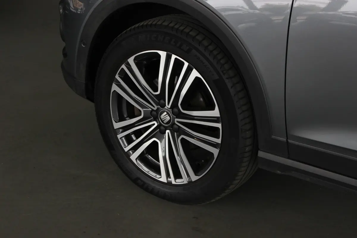 1.0 TSI Xcellence Launch Edition Full LED | Adapt. Cruise | Carplay | Camera | Navi | Bluetooth | Keyless | Beats | 17" LMV | PDC V+A