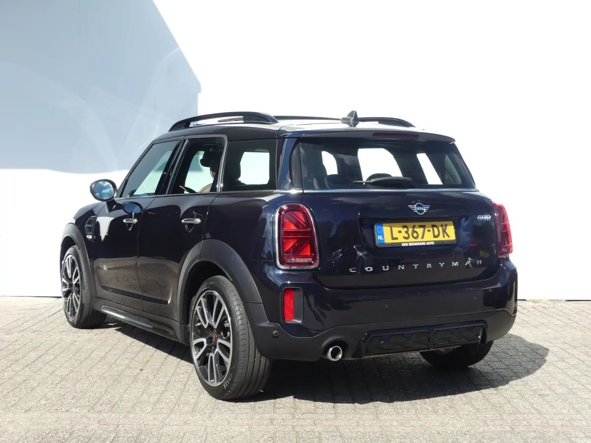 | PANORAMADAK | STOELVERWARMING | HEAD-UP | PARKEERSENSOREN V+A | LMV 19" | NAVI | APPLE CARPLAY / ANDROID AUTO |