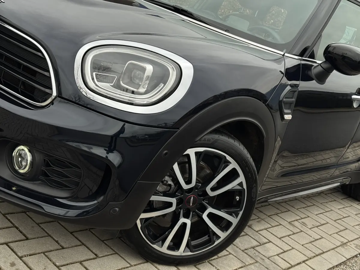 | PANORAMADAK | STOELVERWARMING | HEAD-UP | PARKEERSENSOREN V+A | LMV 19" | NAVI | APPLE CARPLAY / ANDROID AUTO |