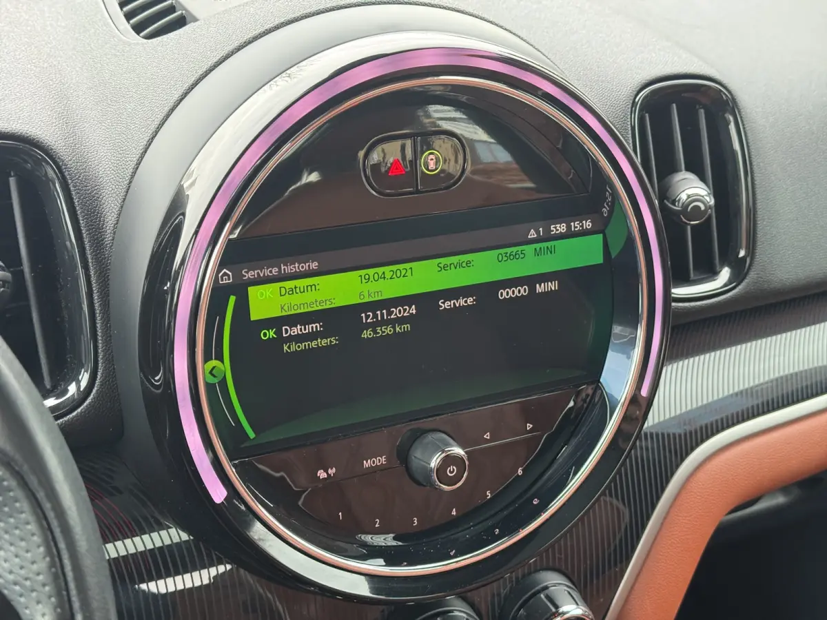 | PANORAMADAK | STOELVERWARMING | HEAD-UP | PARKEERSENSOREN V+A | LMV 19" | NAVI | APPLE CARPLAY / ANDROID AUTO |