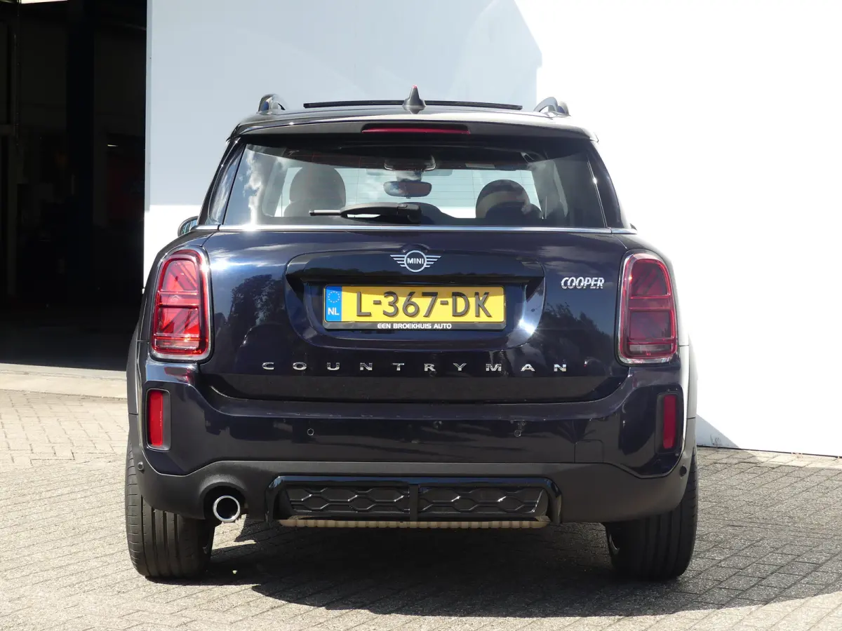 | PANORAMADAK | STOELVERWARMING | HEAD-UP | PARKEERSENSOREN V+A | LMV 19" | NAVI | APPLE CARPLAY / ANDROID AUTO |