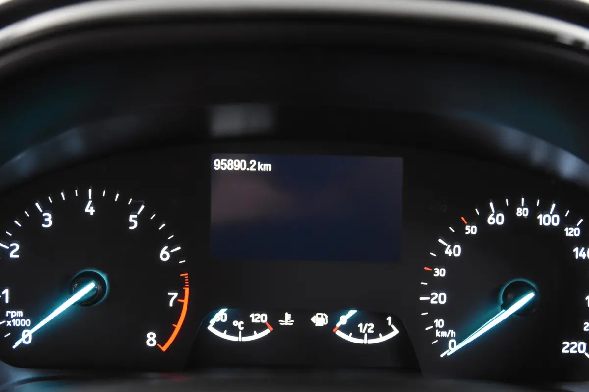 Titanium *1ste Eigenaar*Park assist*Stoelverwarming*DAB*