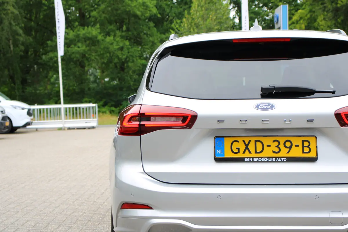 1.0EB Hybrid ST Line | NL-AUTO! | 1E EIGENAAR! | CRUISE | PARK SENS V+A | WINTERPACK | LED | DEALER OH! | LANE ASSIST | NAVI | CLIMA