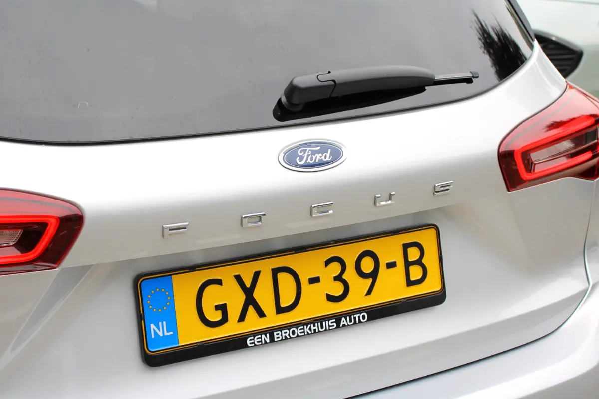 1.0EB Hybrid ST Line | NL-AUTO! | 1E EIGENAAR! | CRUISE | PARK SENS V+A | WINTERPACK | LED | DEALER OH! | LANE ASSIST | NAVI | CLIMA