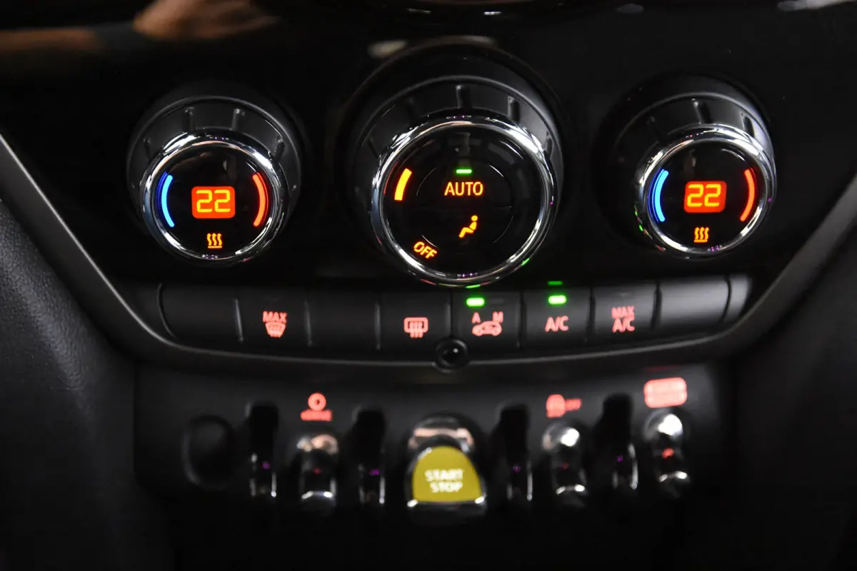 1.5 Cooper ALL4 *1ste Eigenaar*Navi*Leer*Carplay*