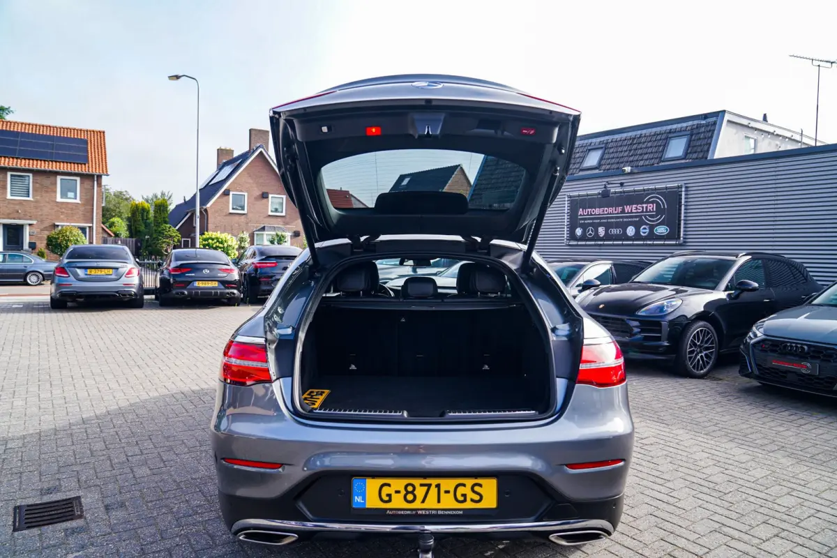 300 4MATIC | 360 Camera | Burmester | Panorama Dak | Lane Assist | Adaptief Cruise Control
