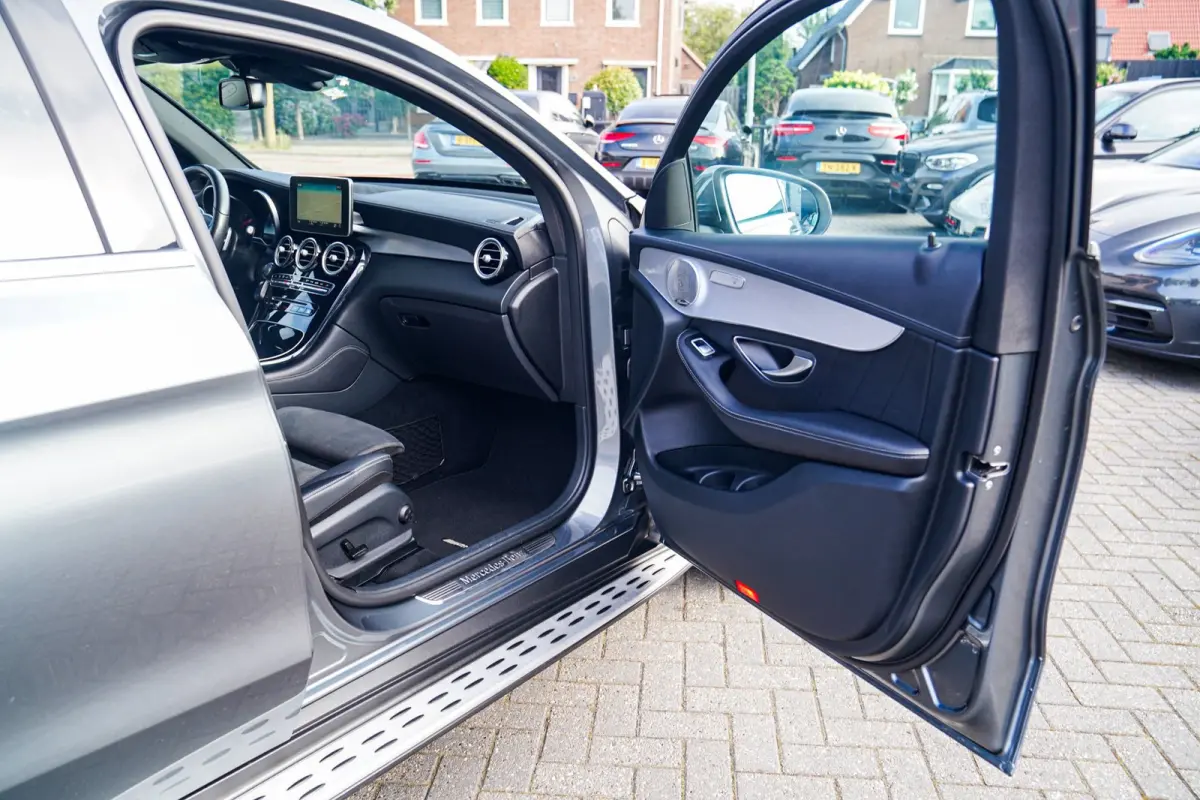 300 4MATIC | 360 Camera | Burmester | Panorama Dak | Lane Assist | Adaptief Cruise Control