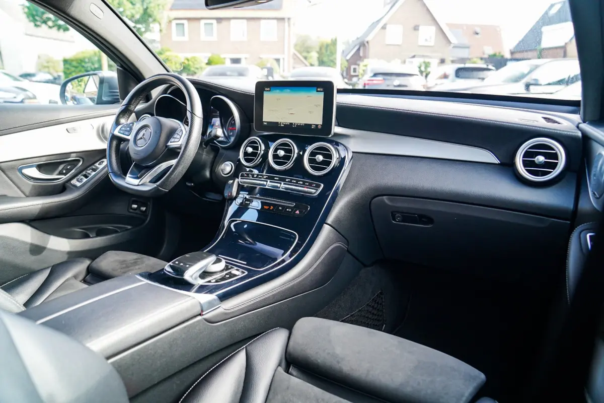 300 4MATIC | 360 Camera | Burmester | Panorama Dak | Lane Assist | Adaptief Cruise Control