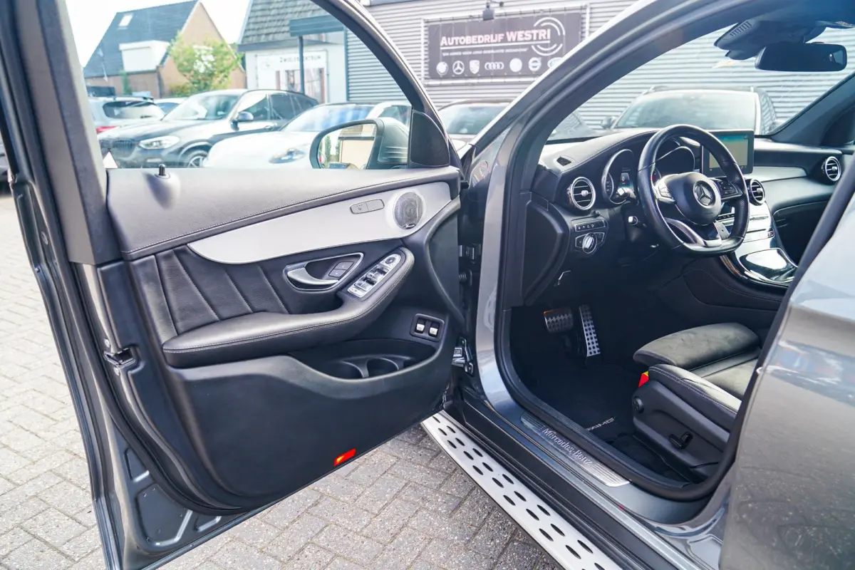 300 4MATIC | 360 Camera | Burmester | Panorama Dak | Lane Assist | Adaptief Cruise Control