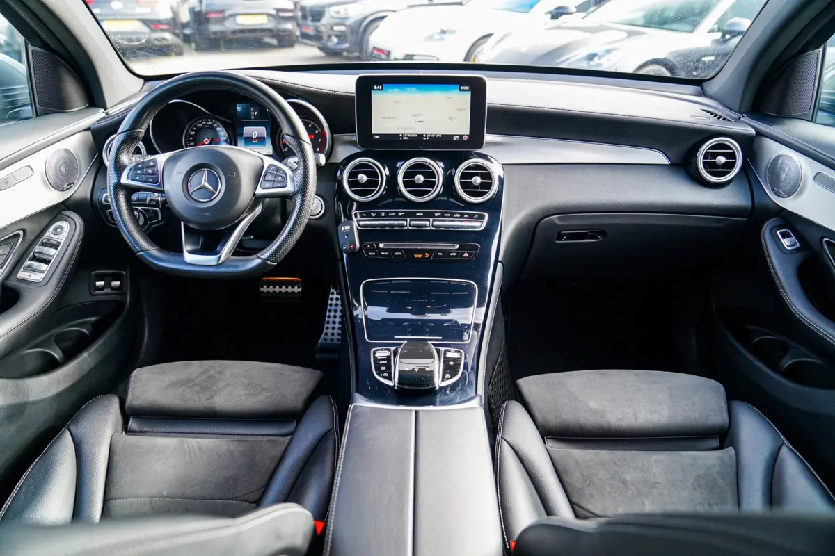 300 4MATIC | 360 Camera | Burmester | Panorama Dak | Lane Assist | Adaptief Cruise Control