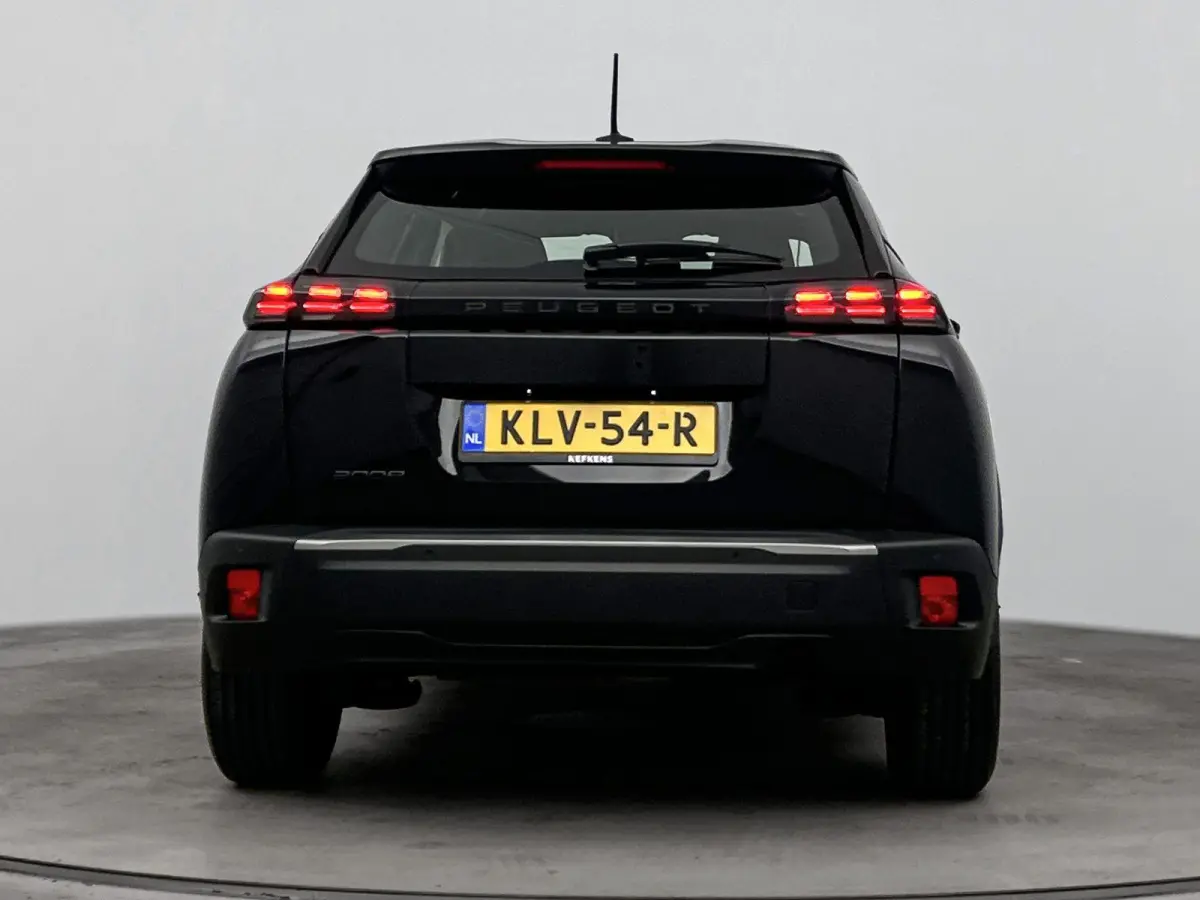 SUV 100 pk Style | Apple Carplay/Android Auto | Airco | Rijstrooksensor met Correctie | Parkeerhulp achter
