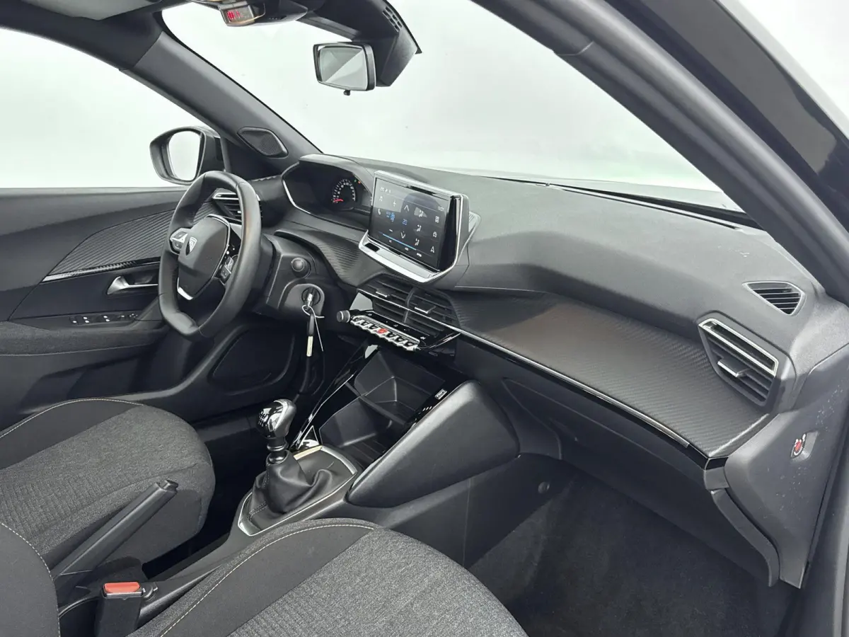 SUV 100 pk Style | Apple Carplay/Android Auto | Airco | Rijstrooksensor met Correctie | Parkeerhulp achter
