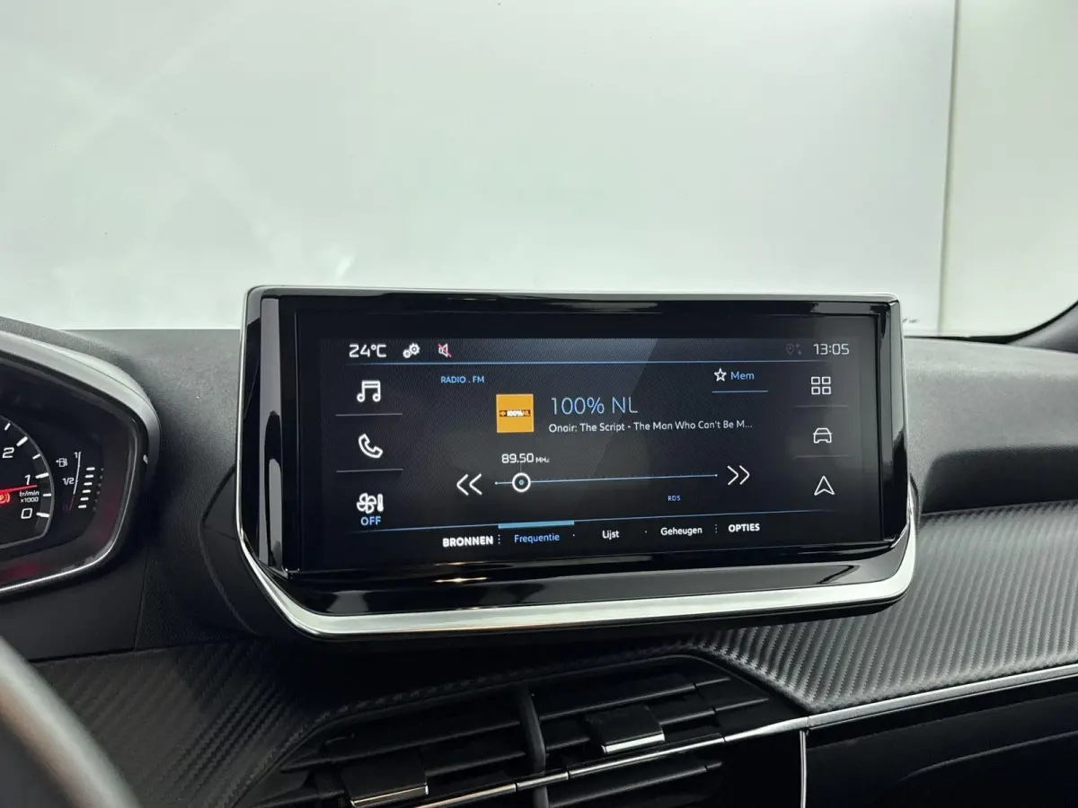 SUV 100 pk Style | Apple Carplay/Android Auto | Airco | Rijstrooksensor met Correctie | Parkeerhulp achter