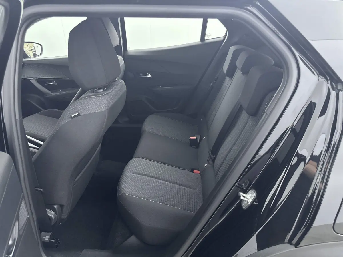 SUV 100 pk Style | Apple Carplay/Android Auto | Airco | Rijstrooksensor met Correctie | Parkeerhulp achter