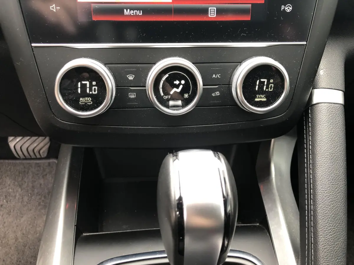 1.3 TCe 160PK Intens Automaat NAVI|CLIMATE|CAMERA|APPLE/ANDROID|PDC|STOELVERWARMING|DAB|18"