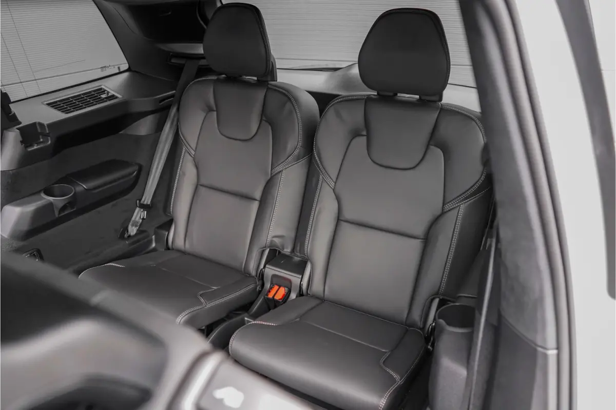 2.0 T8 Plug-in AWD Ultra Black 7p Model 2027 B&W Pano Massage Stoelventilatie Trekhaak
