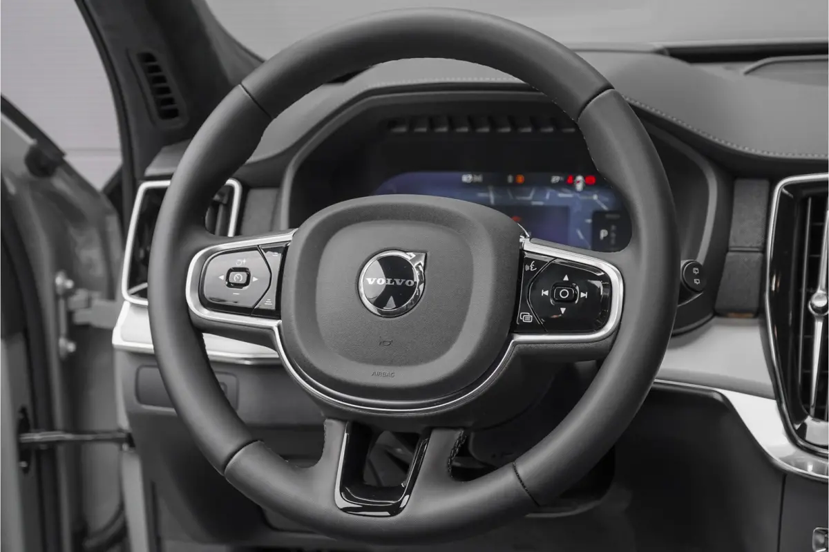 2.0 T8 Plug-in AWD Ultra Black 7p Model 2027 B&W Pano Massage Stoelventilatie Trekhaak