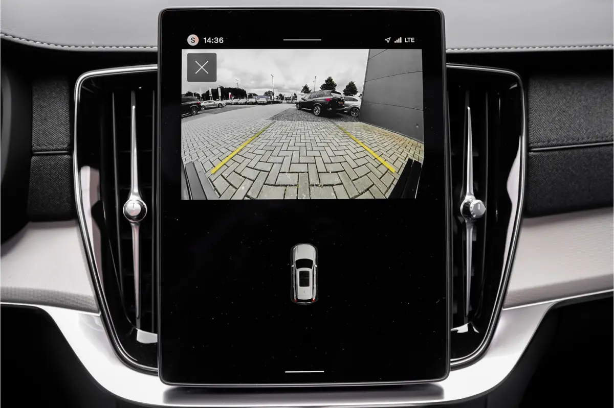 2.0 T8 Plug-in AWD Ultra Black 7p Model 2027 B&W Pano Massage Stoelventilatie Trekhaak