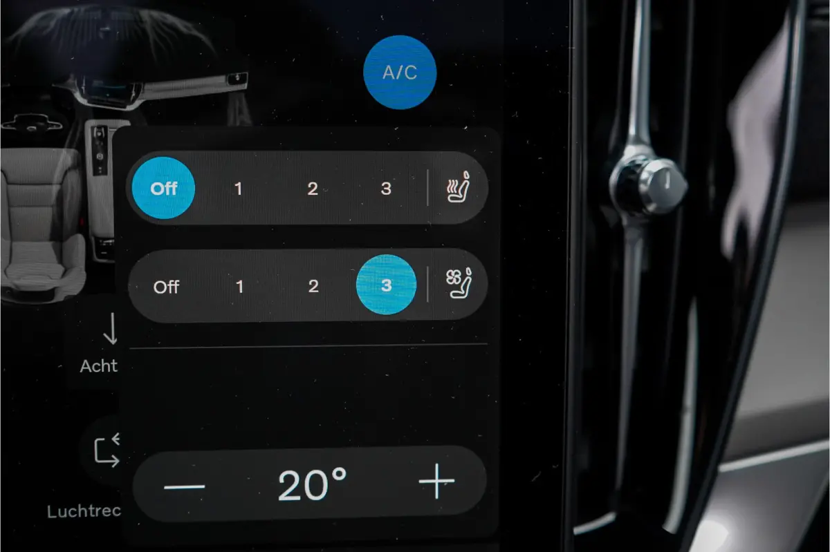 2.0 T8 Plug-in AWD Ultra Black 7p Model 2027 B&W Pano Massage Stoelventilatie Trekhaak