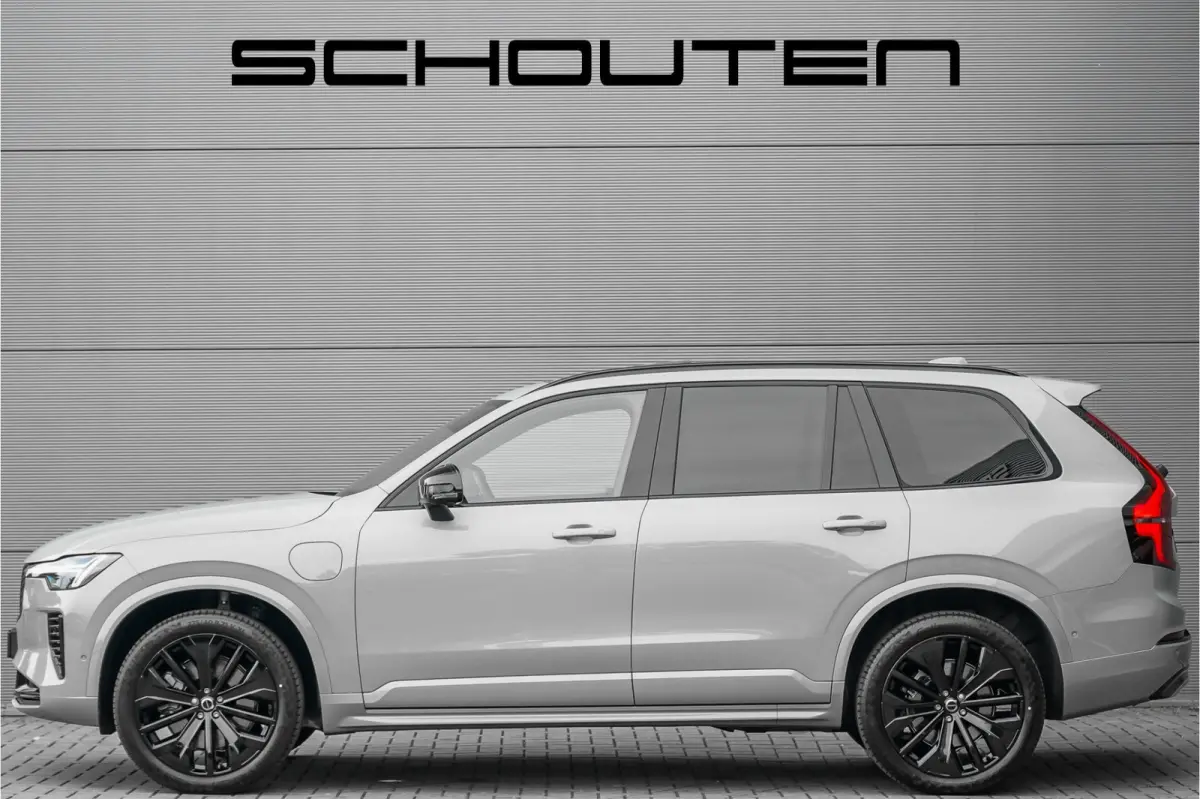 2.0 T8 Plug-in AWD Ultra Black 7p Model 2027 B&W Pano Massage Stoelventilatie Trekhaak