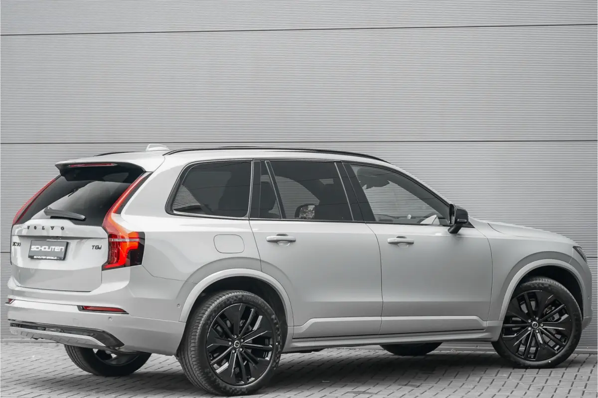 2.0 T8 Plug-in AWD Ultra Black 7p Model 2027 B&W Pano Massage Stoelventilatie Trekhaak