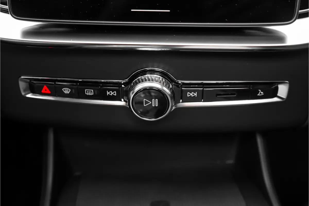2.0 T8 Plug-in AWD Ultra Black 7p Model 2027 B&W Pano Massage Stoelventilatie Trekhaak