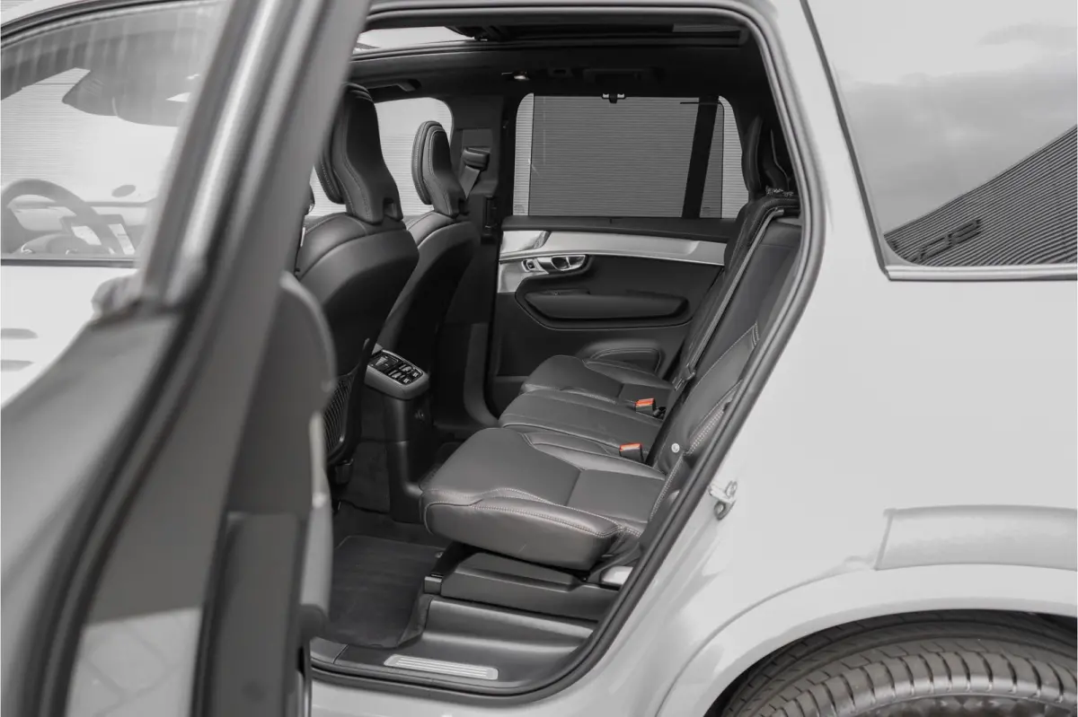 2.0 T8 Plug-in AWD Ultra Black 7p Model 2027 B&W Pano Massage Stoelventilatie Trekhaak