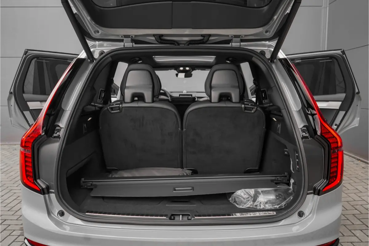 2.0 T8 Plug-in AWD Ultra Black 7p Model 2027 B&W Pano Massage Stoelventilatie Trekhaak